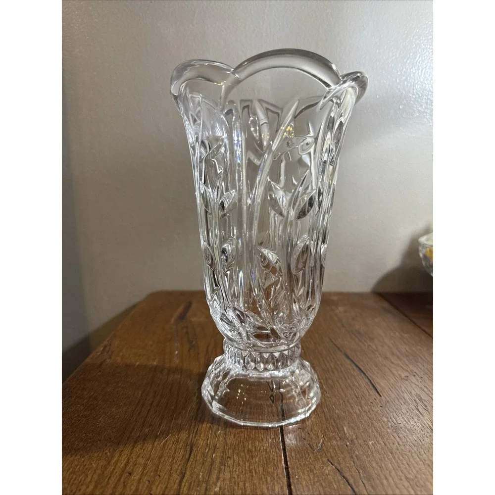 Vintage Oasis Crystal Vase With Pedestal Base